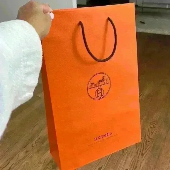 Hermes bag authenticate - Picture 1 of 3